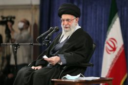 Khamenei menace les pays du Golfe ayant des bases américaines