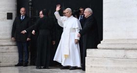 Le pape entre foi et enjeux politiques