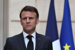 Macron affirme que Poutine ne veut pas la paix mais une \