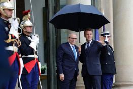 Salam revient à Beyrouth «rassuré» après sa rencontre avec Macron