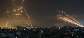 Israël frappe plus de cent cibles en Iran: trois hauts commandants iraniens tués