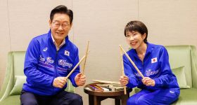Les dirigeants japonais et sud-coréen se mettent au diapason en jouant de la K-pop