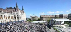 Budapest: des dizaines de milliers de personnes à la messe papale