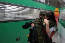 Des réservistes russes rappelés alors que l’Ukraine frappe les raffineries