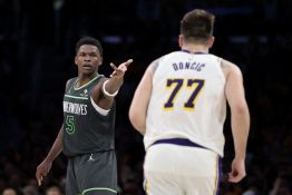 Play-offs NBA: les Lakers cueillis d'entrée par Minnesota