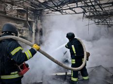 Attaque russe massive sur Kiev à l'aube d'un deuxième échange de prisonniers