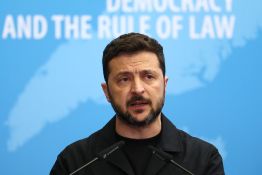 Zelensky: des discussions «ont commencé» sur une possible rencontre avec Poutine
