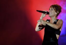 «Sains et saufs»: Le Retour apaisé de Zaz 