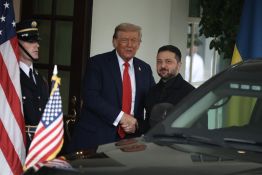 Trump évoque des garanties de sécurité pour l’Ukraine lors de discussions avec Zelensky et les Européens