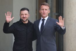 Macron et Zelensky signent un accord d'armement «historique»: l'Ukraine veut acheter 100 Rafale
