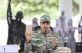 Crise Venezuela-USA: 25.000 soldats vénézuéliens positionnés aux frontières