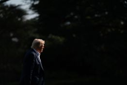 Trump réitère son intention d'imposer des droits de douane sur les films produits à l'étranger