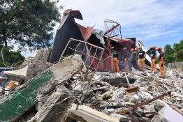 Philippines: le bilan du séisme porté à 72 morts  