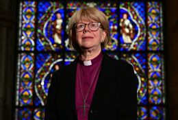 Sarah Mullally, première femme nommée cheffe de l'Église anglicane d'Angleterre
