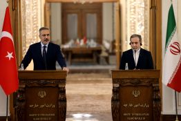 Efforts turcs pour apaiser la tension entre l'Iran et les Etats-Unis