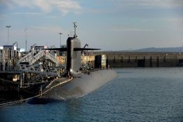 France: survol, sans drone abattu, d'une base abritant les sous-marins nucléaires