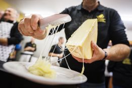 La raclette, nouvelle star du réveillon de Noël