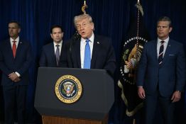 Davos: les Européens à la tribune mardi, Trump s'impose à l'ordre du jour