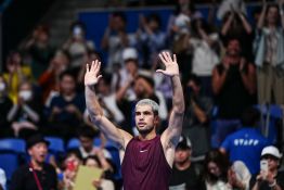 ATP 500 de Tokyo: Alcaraz passe au 2e tour mais se blesse à la cheville gauche