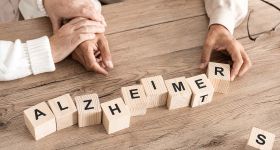 Les États-Unis approuvent le premier test sanguin de dépistage d'Alzheimer 