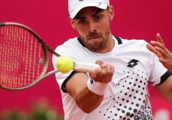 Tennis: Bonzi poursuit sa route à Majorque