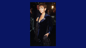 Claudia Cardinale, étoile du cinéma, honorée par Macron