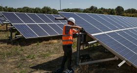 La Grèce face au défi du surplus d’énergie solaire