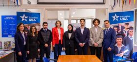 Johnson inaugure un centre éducatif américain à Beyrouth