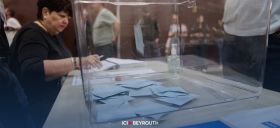 Législatives en France: début d'un second tour historique