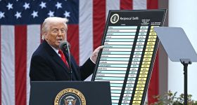 Les droits de douane de Trump: protection ou pari risqué pour l’économie américaine?