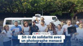 Sit-in de solidarité avec un photographe menacé