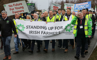 Irlande: plusieurs milliers d'agriculteurs manifestent contre l'accord UE-Mercosur