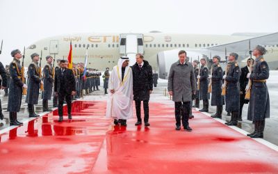 Russie: Poutine reçoit le président des Émirats, hôte des pourparlers sur l'Ukraine