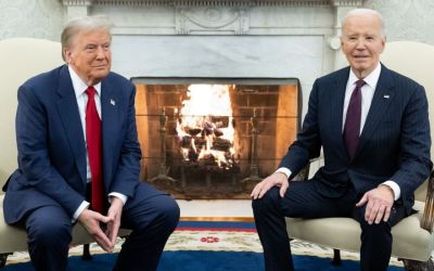 Trump affirme qu'il annule les décrets signés par Biden \