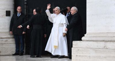 Le pape entre foi et enjeux politiques