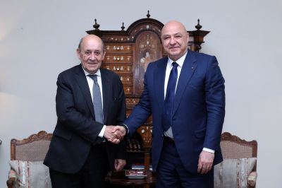 «Il ne faut pas que le moment Liban soit doublé par un moment Syrie», avertit Le Drian