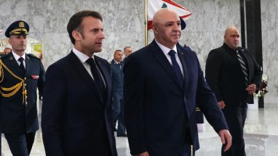 Macron au Liban pour soutenir les nouveaux dirigeants