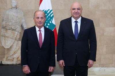 Michel Issa présente ses lettres de créance à Baabda