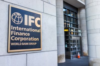 Irak: accords d'investissement d'un milliard de dollars avec une institution financière