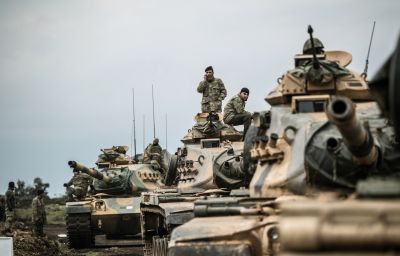 Ankara demande à tous les groupes armés kurdes, «y compris en Syrie», de déposer les armes