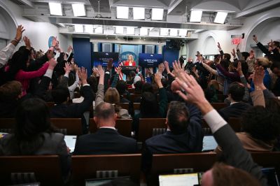 La Maison Blanche va choisir les journalistes qui peuvent approcher Trump