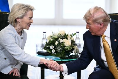 Trump et Von der Leyen arrachent \