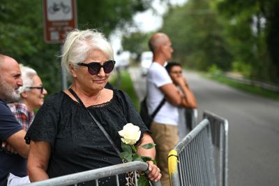 Funérailles de Giorgio Armani: hommage intime dans son village natal