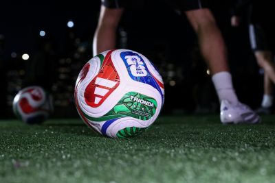 La FIFA dévoile Trionda, le ballon officiel de la Coupe du monde 2026