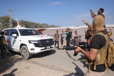 Israël accuse le Hamas de violer la trêve, le mouvement dit vouloir rendre un corps d'otage