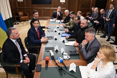 Des responsables de Trump organisent des pourparlers cruciaux sur l’Ukraine en Floride