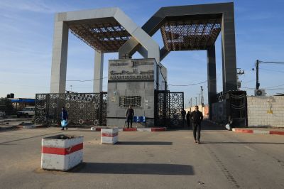 La frontière avec l'Égypte rouvre au compte-gouttes pour les Palestiniens de Gaza 