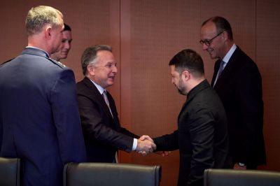Ukraine: progrès dans les discussions, les Européens proposent une force multinationale