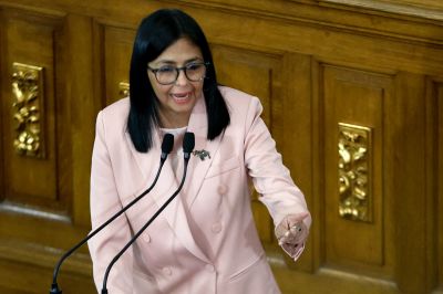 Venezuela: la présidente par intérim évoque une «réforme partielle» de la loi sur le pétrole