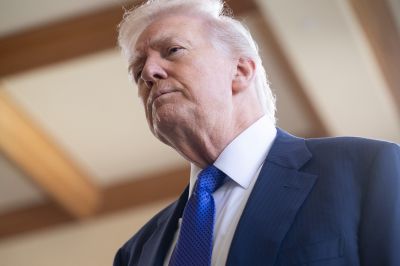 Donald Trump menace de poursuites l'animateur des Grammy Awards